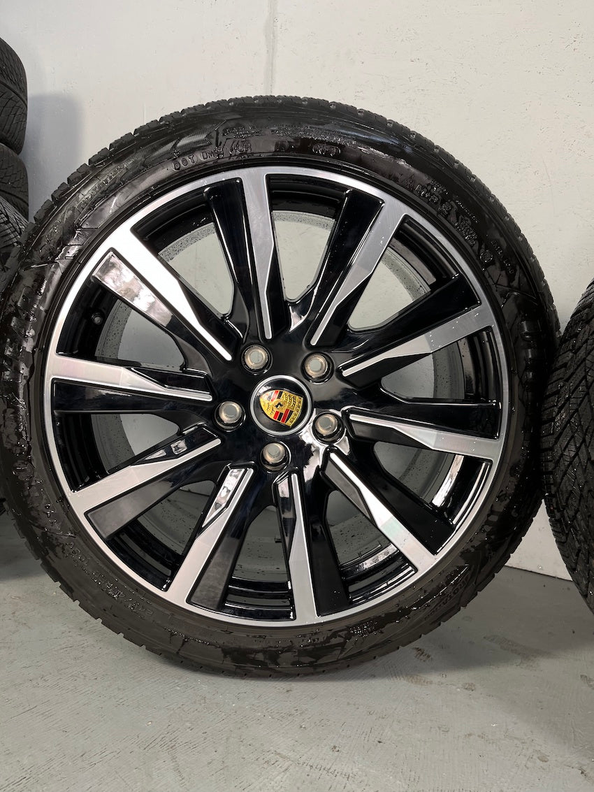 Porsche Taycan J1 20 Zoll Tequipment Design Winter Räder Goody. DOT2023 600Km