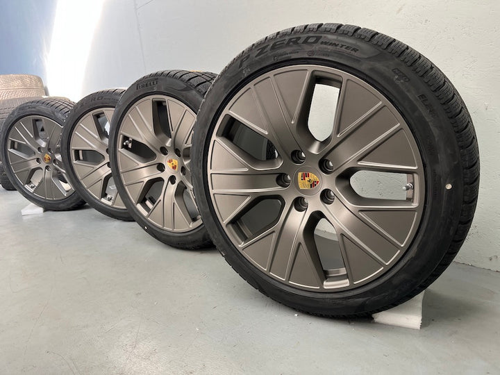 Porsche Taycan 20 Zoll TURBO AERO Winter Pirelli PLATINUM NEUREIFEN