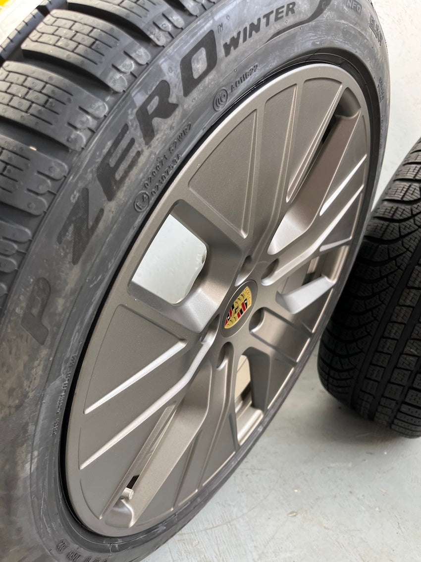 Porsche Taycan 20 Zoll TURBO AERO Winter Pirelli PLATINUM NEUREIFEN