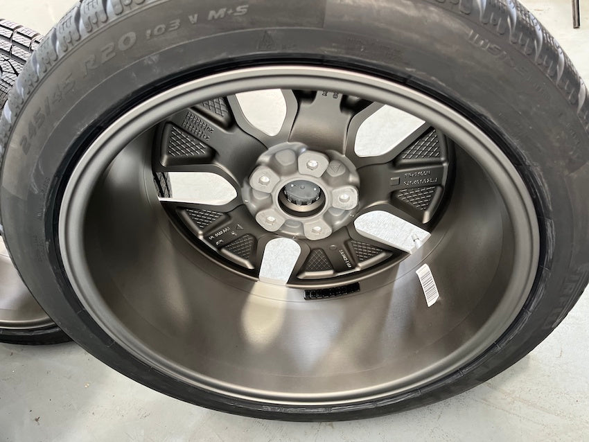 Porsche Taycan 20 Zoll TURBO AERO Winter Pirelli PLATINUM NEUREIFEN