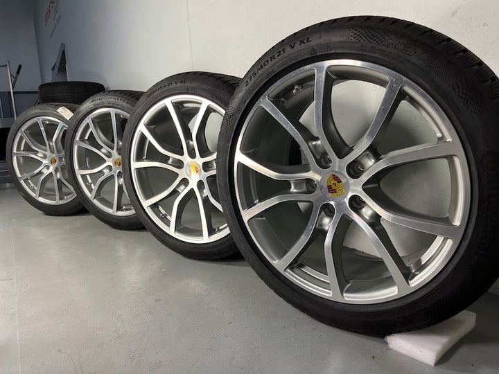 Porsche Cayenne E3 21 Zoll Exclusive Design 9y0 Winter Räder Conti NEU
