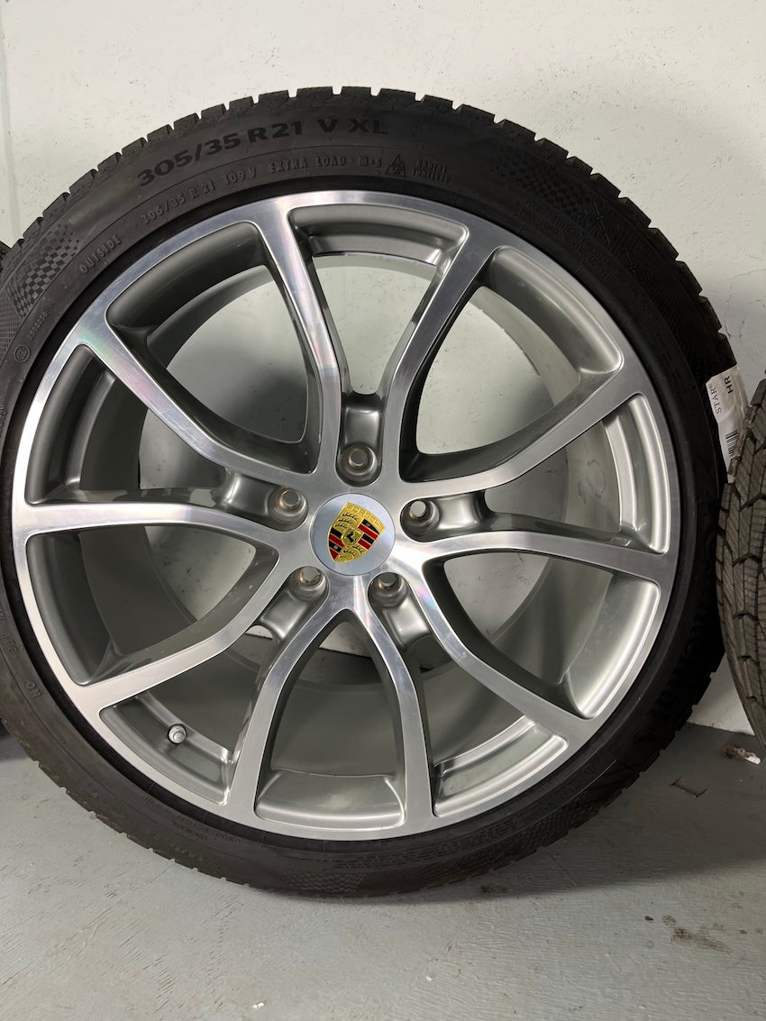 Porsche Cayenne E3 21 Zoll Exclusive Design 9y0 Winter Räder Conti NEU