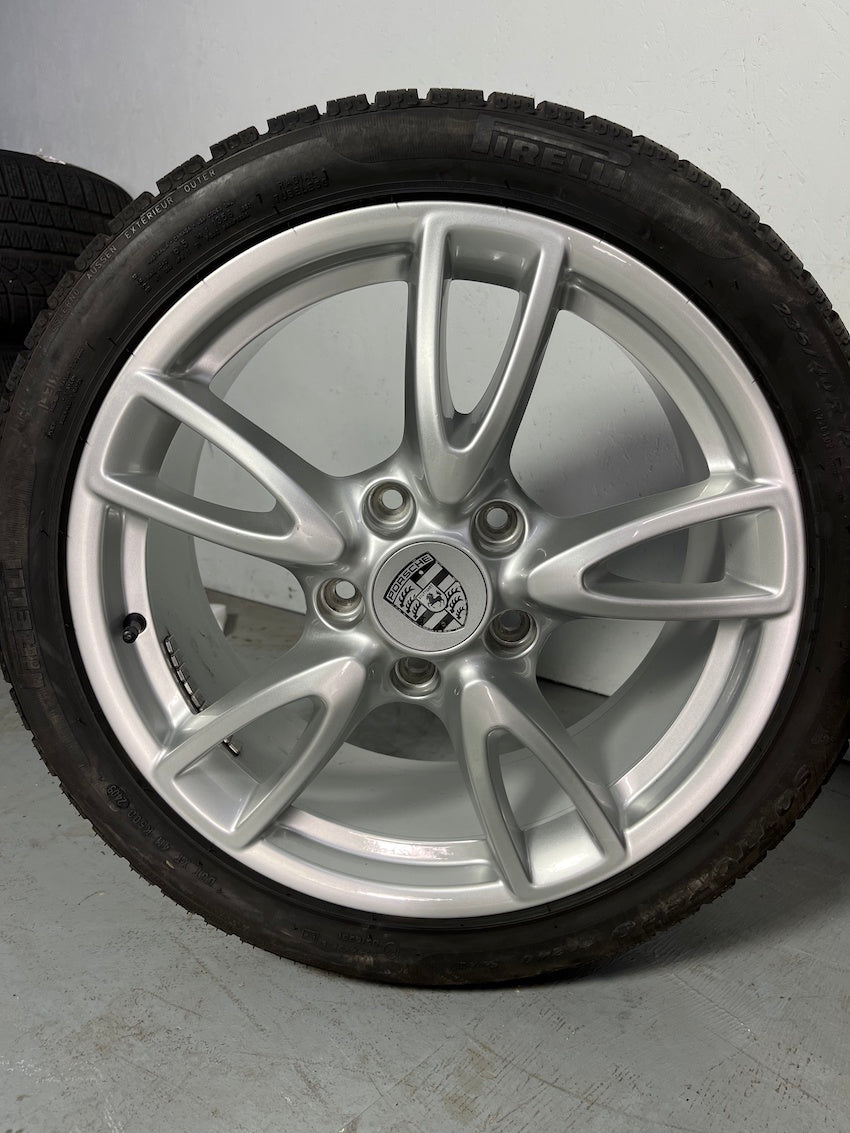 von Porsche 997 18 Zoll Carrera IV Allrad Winter Pirelli TOP