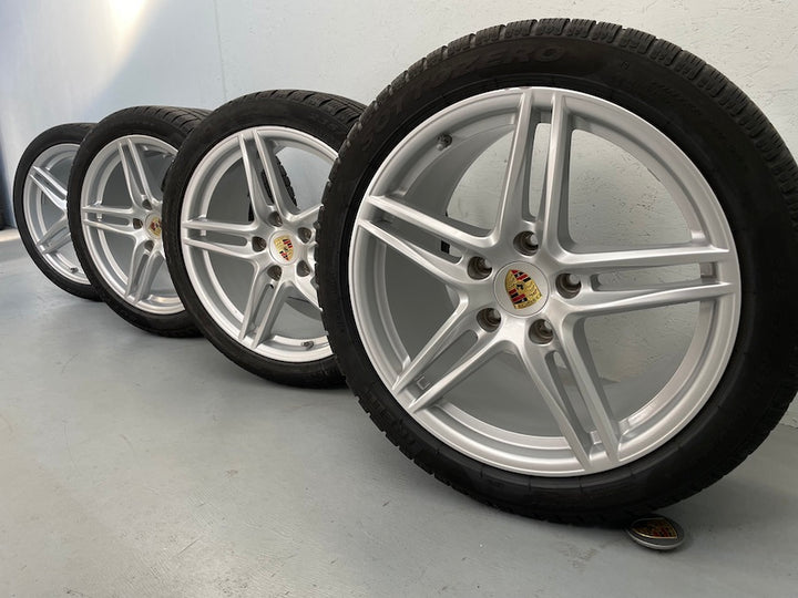Porsche 991.2 19 Zoll Carrera Winter S C2 FACELIFT Pirelli Reifen 1 Saison