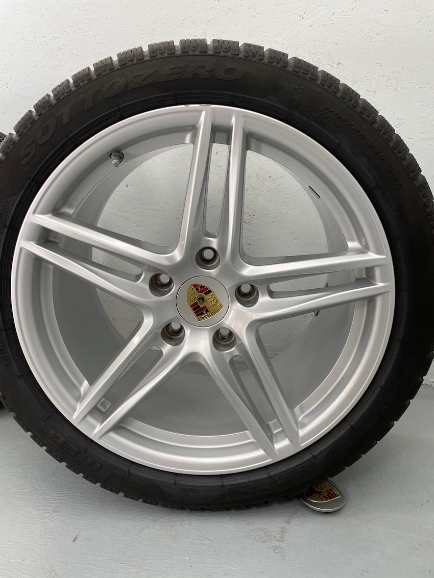 Porsche 991.2 19 Zoll Carrera Winter S C2 FACELIFT Pirelli Reifen 1 Saison