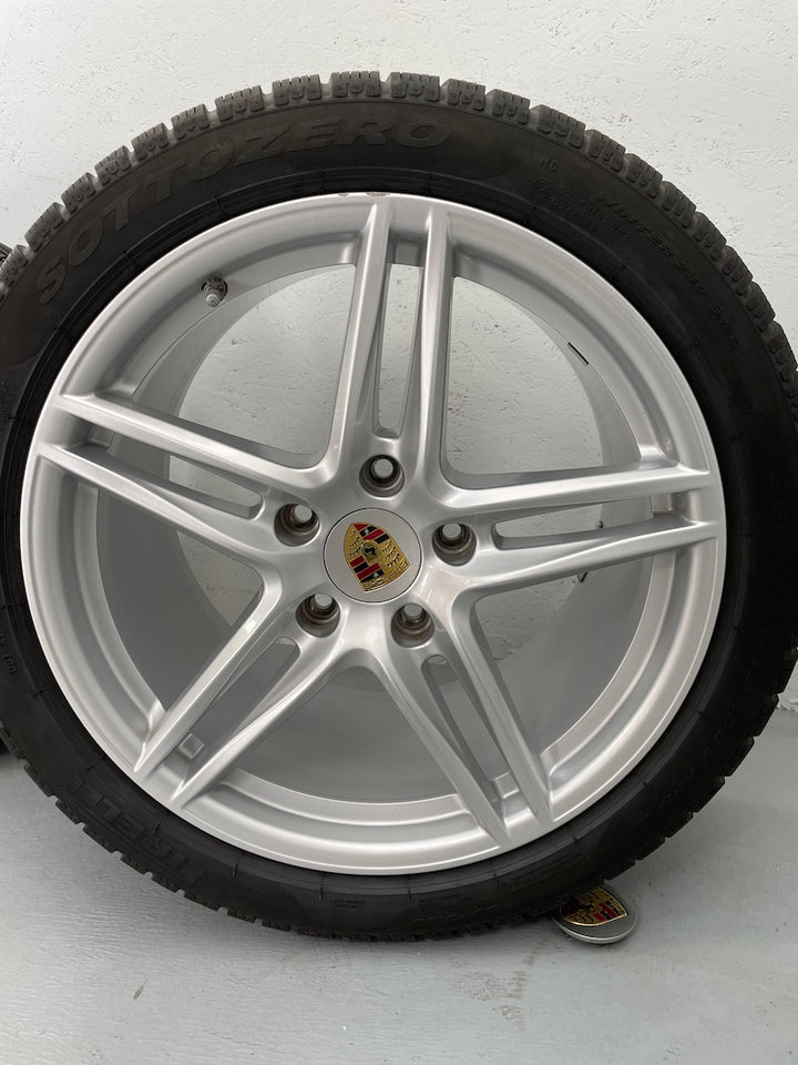 Porsche 991.2 19 Zoll Carrera Winter S C2 FACELIFT Pirelli Reifen 1 Saison