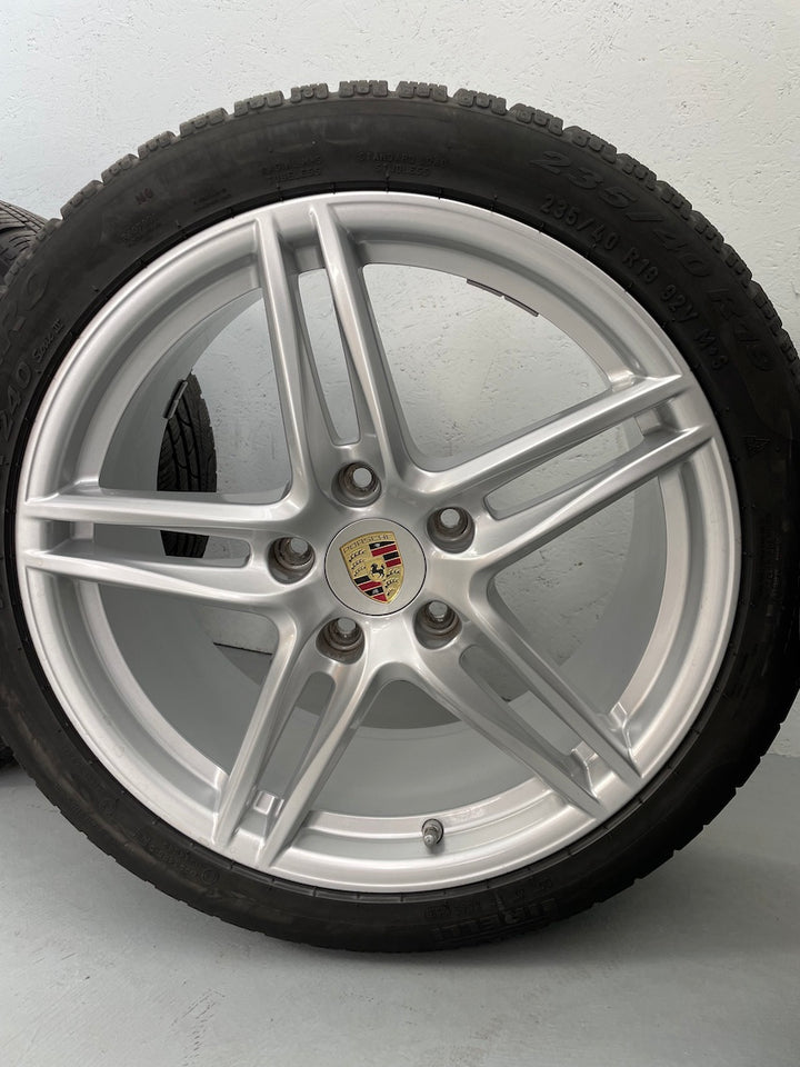 Porsche 991.2 19 Zoll Carrera Winter S C2 FACELIFT Pirelli Reifen 1 Saison