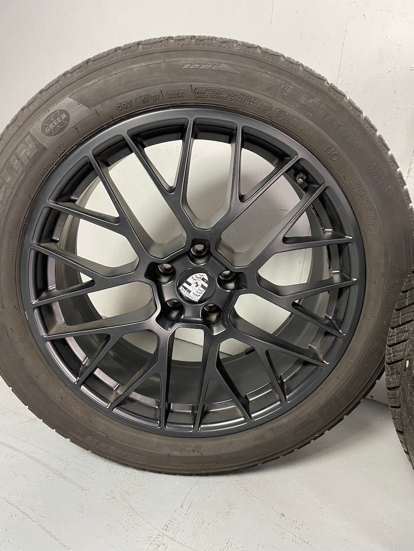Porsche Macan 20 Zoll RS Spyder WINTER RÄDER Michelin TOP