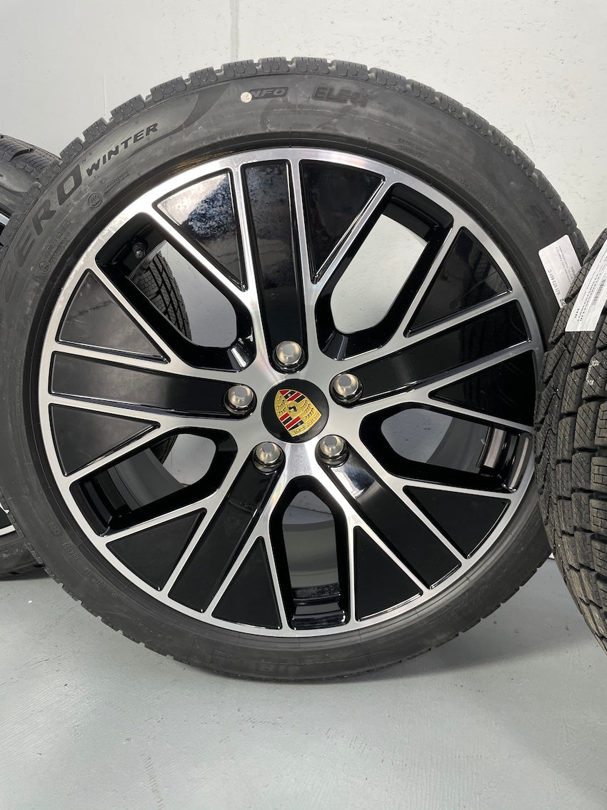 Porsche Taycan 20 Zoll TURBO AERO Winterräder Pirelli nur 2500 KM MwSt.awb.