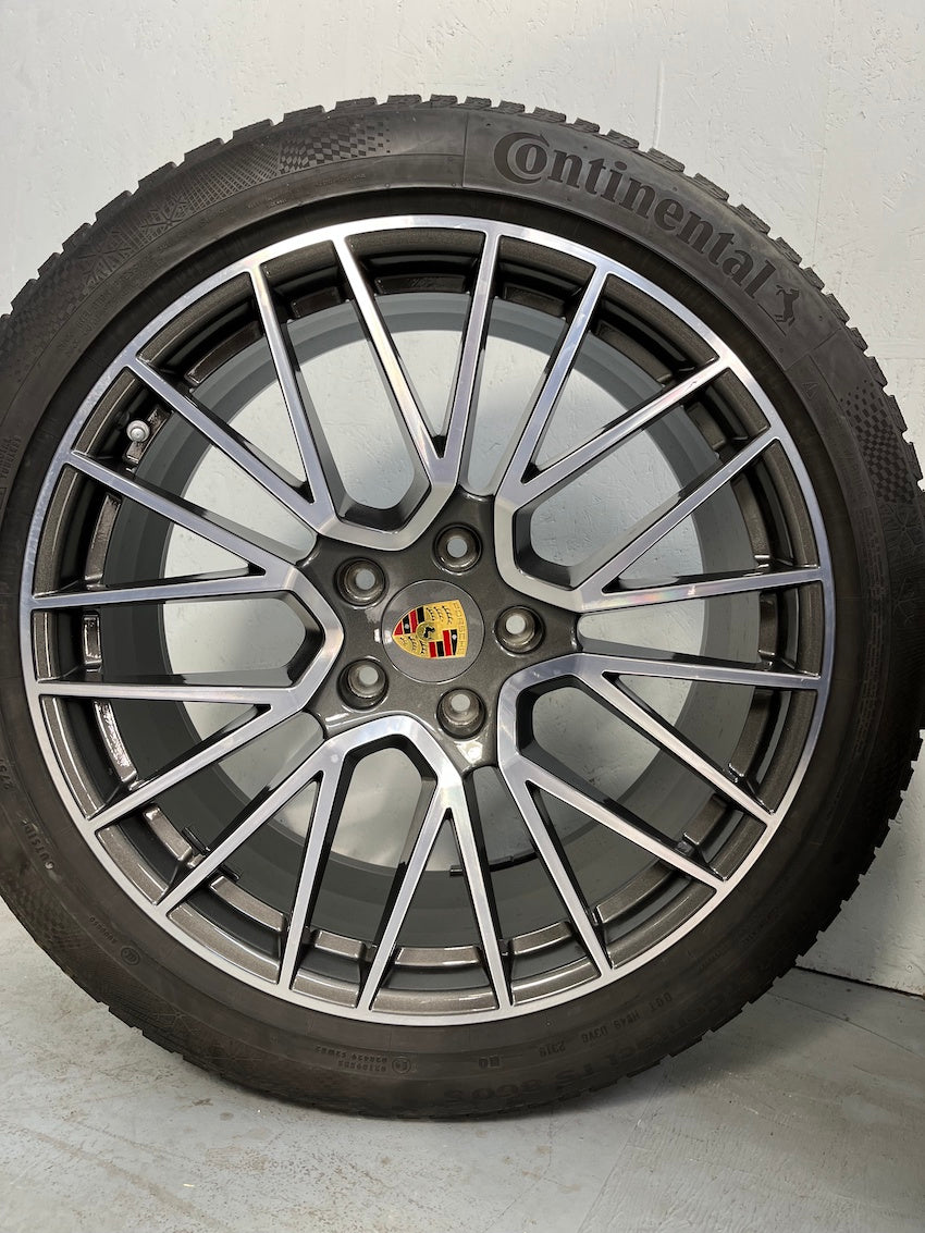 Porsche Cayenne COUPE E3 9Y0 21 Zoll RS Spyder Winter DOT2019
