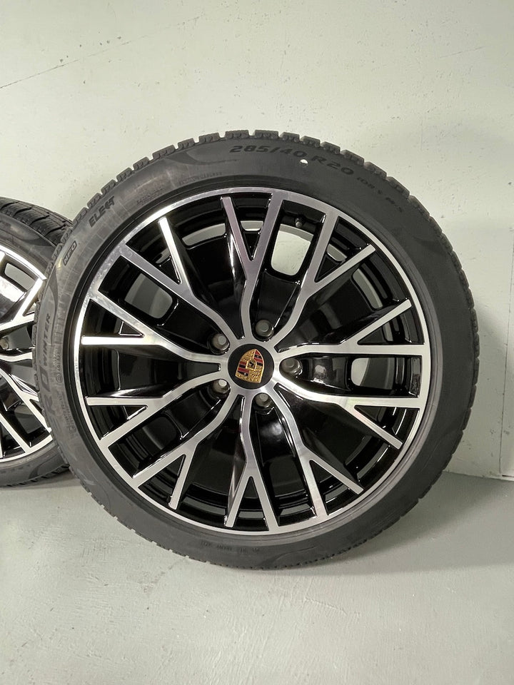 Porsche Taycan 20 Zoll TURBO S AERO Winterräder Pirelli NP: 6.765,14€