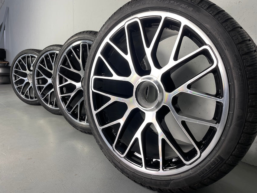 Porsche 991.2 20 Zoll GTS Winter Räder Pirelli DOT2017 TOP 7mm TOP