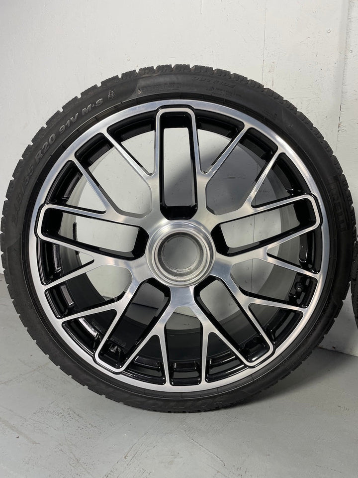Porsche 991.2 20 Zoll GTS Winter Räder Pirelli DOT2017 TOP 7mm TOP