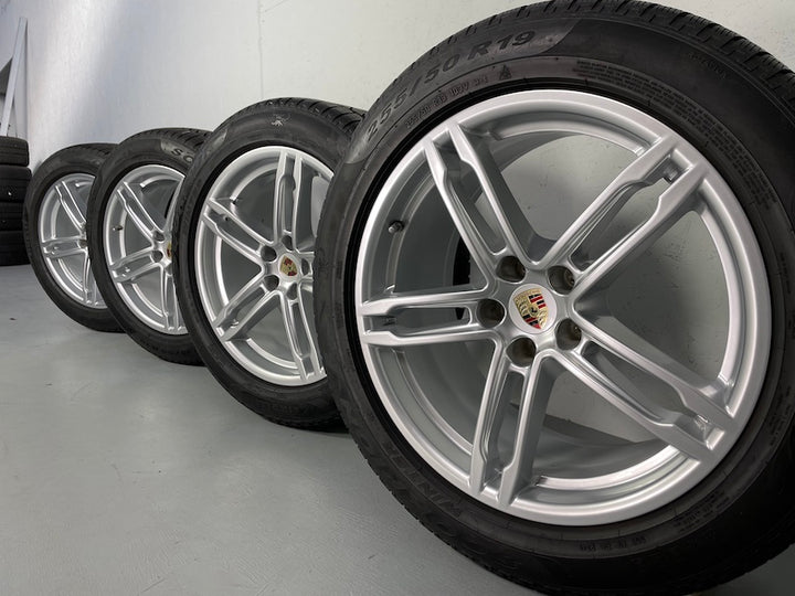 Porsche Macan I 19 Zoll Winter Räder Pirelli DOT 2022 6-7mm TOP