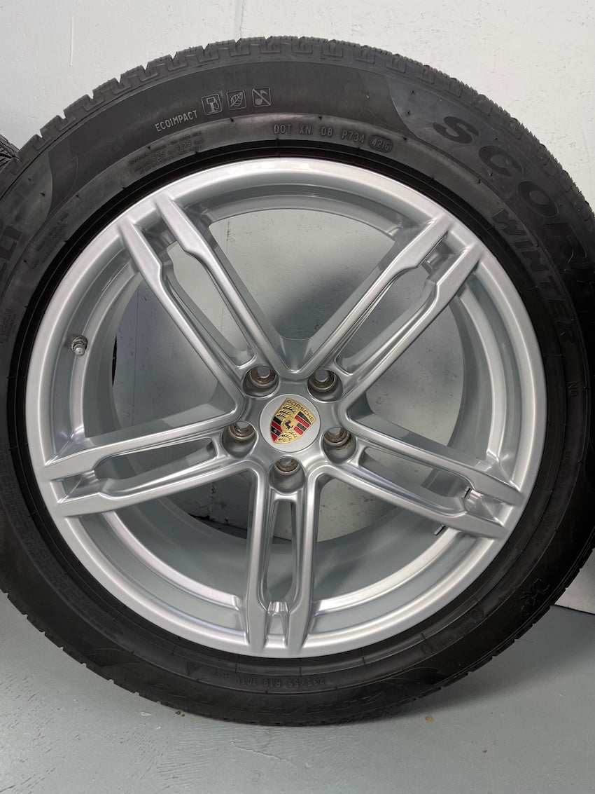 Porsche Macan I 19 Zoll Winter Räder Pirelli DOT 2022 6-7mm TOP
