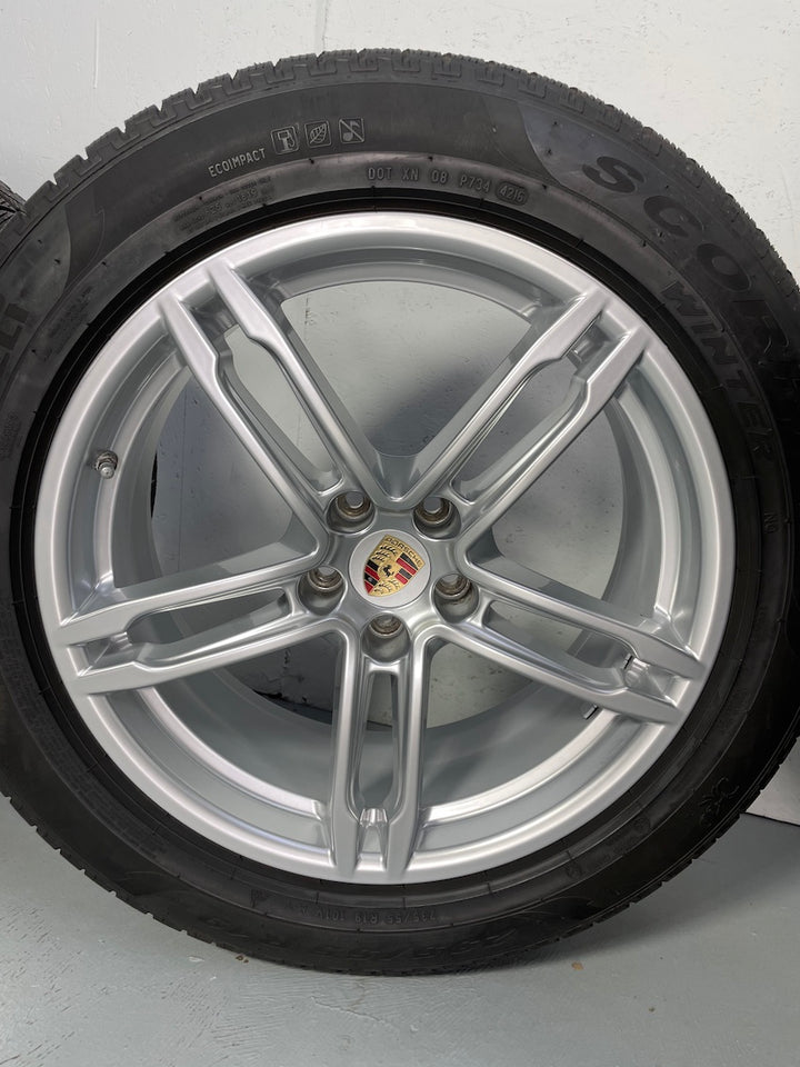 Porsche Macan I 19 Zoll Winter Räder Pirelli DOT 2022 6-7mm TOP