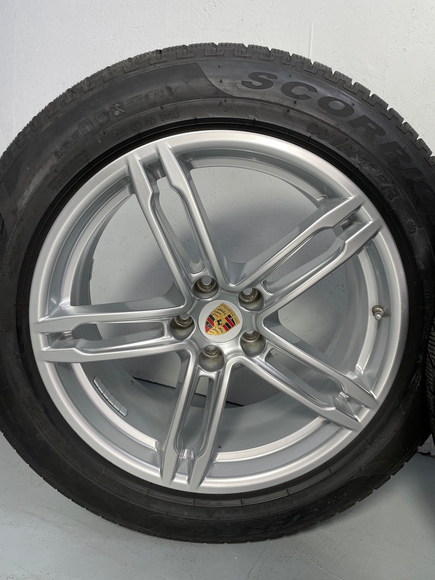Porsche Macan I 19 Zoll Winter Räder Pirelli DOT 2022 6-7mm TOP