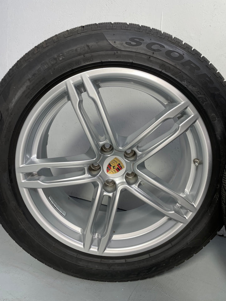 Porsche Macan I 19 Zoll Winter Räder Pirelli DOT 2022 6-7mm TOP