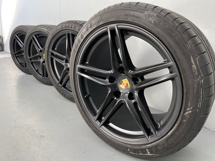 Porsche 991.2 19 Zoll Carrera Sommer Räder C4 4S mattschwarz