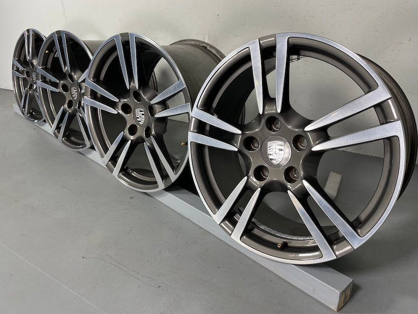 Porsche 997 19 Zoll Turbo II Felgen C4 4S neuwertig 8J ET57 + 11J ET51