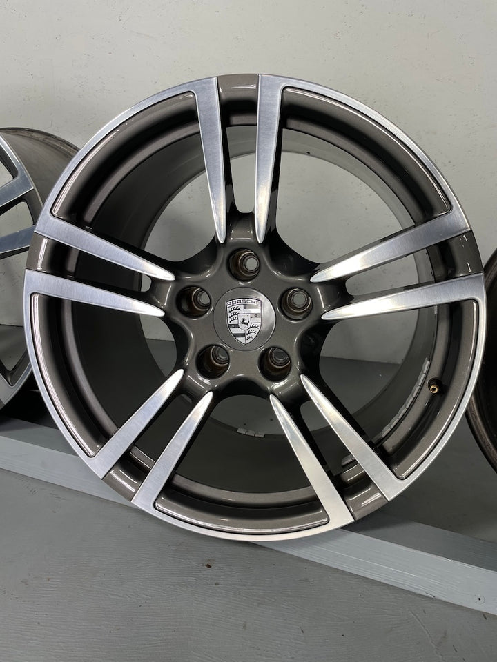 Porsche 997 19 Zoll Turbo II Felgen C4 4S neuwertig 8J ET57 + 11J ET51