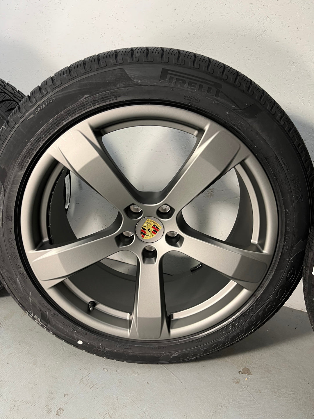 Porsche Macan III 20 Zoll SPORT WINTER RÄDER Pirelli NEUER RADSATZ