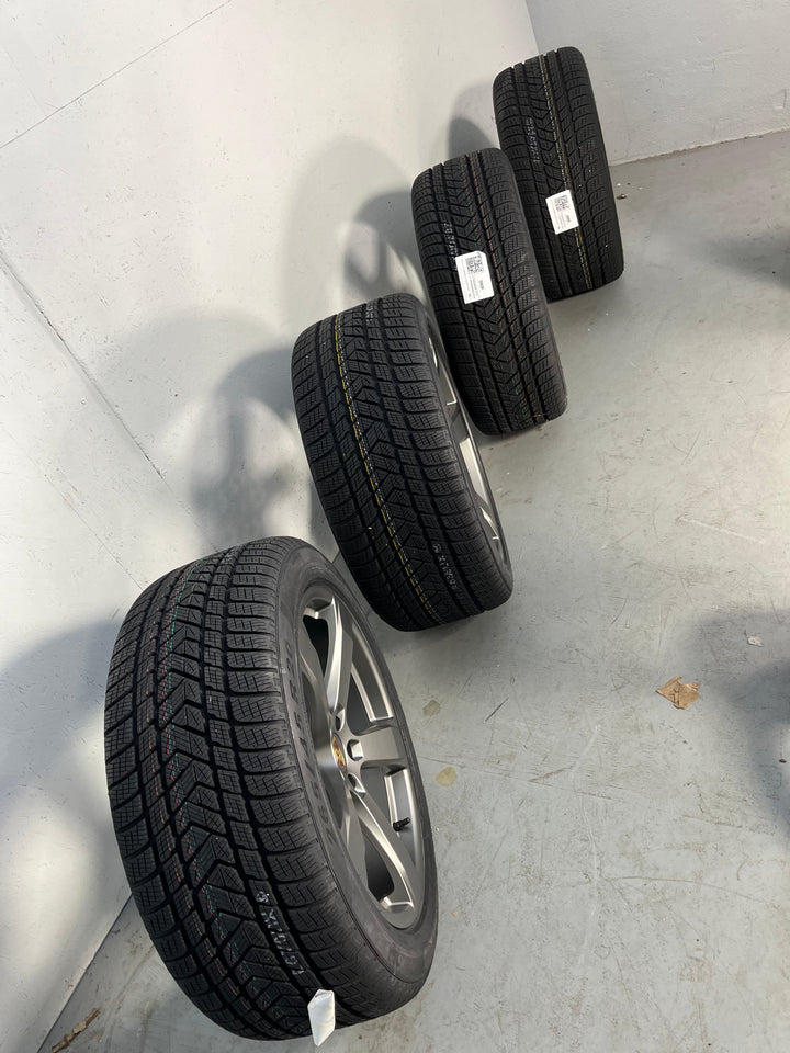 Porsche Macan III 20 Zoll SPORT WINTER RÄDER Pirelli NEUER RADSATZ