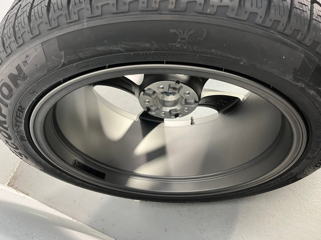 Porsche Macan III 20 Zoll SPORT WINTER RÄDER Pirelli NEUER RADSATZ