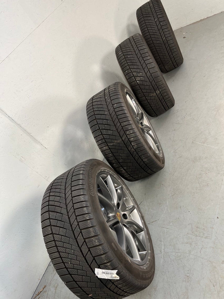 Porsche Cayenne 20 Zoll E3 SPORT Winter Räder Conti TITANGRAU TOP