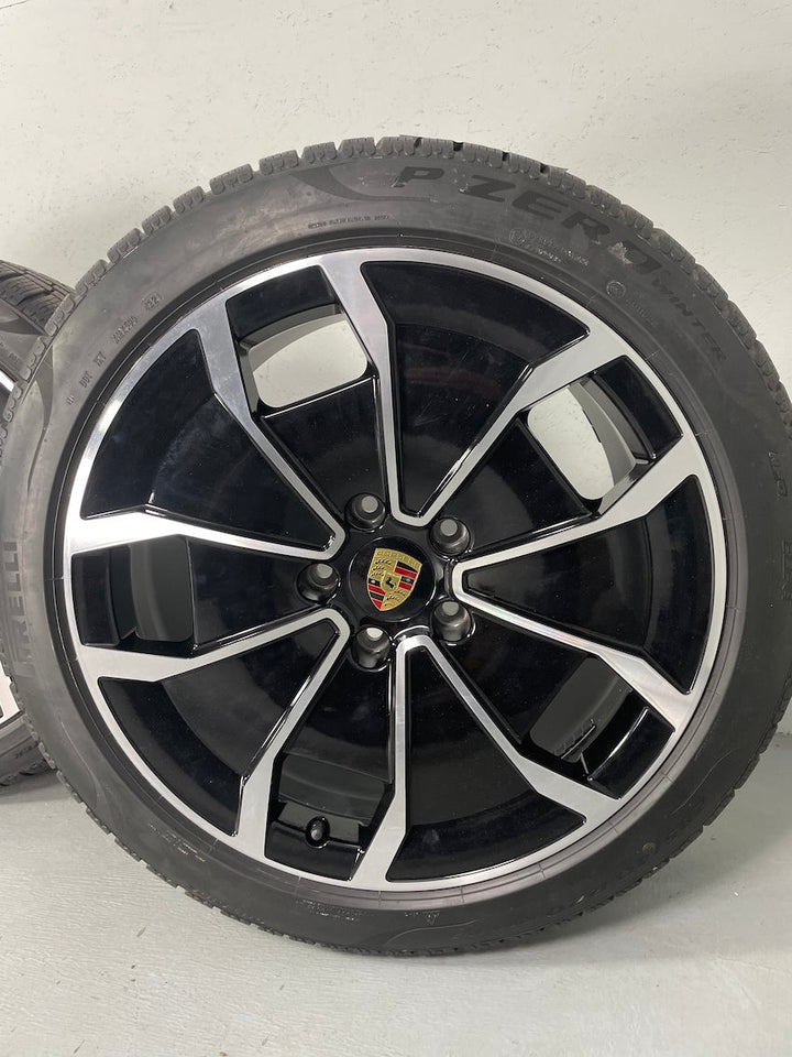 Porsche Taycan 20 Zoll TURBO AERO DESIGN Winterräder nur 1100Km DOT2021