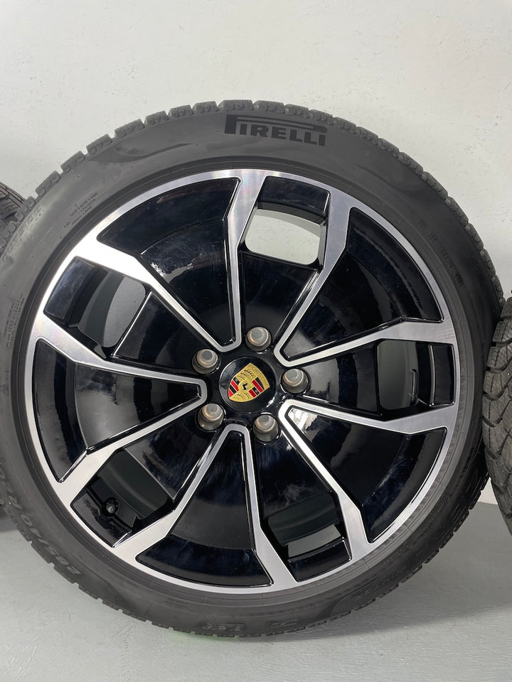 Porsche Taycan 20 Zoll TURBO AERO DESIGN Winterräder nur 1100Km