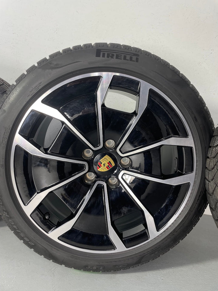 Porsche Taycan 20 Zoll TURBO AERO DESIGN Winterräder nur 1100Km DOT2021