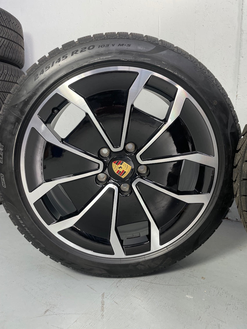 Porsche Taycan 20 Zoll TURBO AERO DESIGN Winterräder nur 1100Km