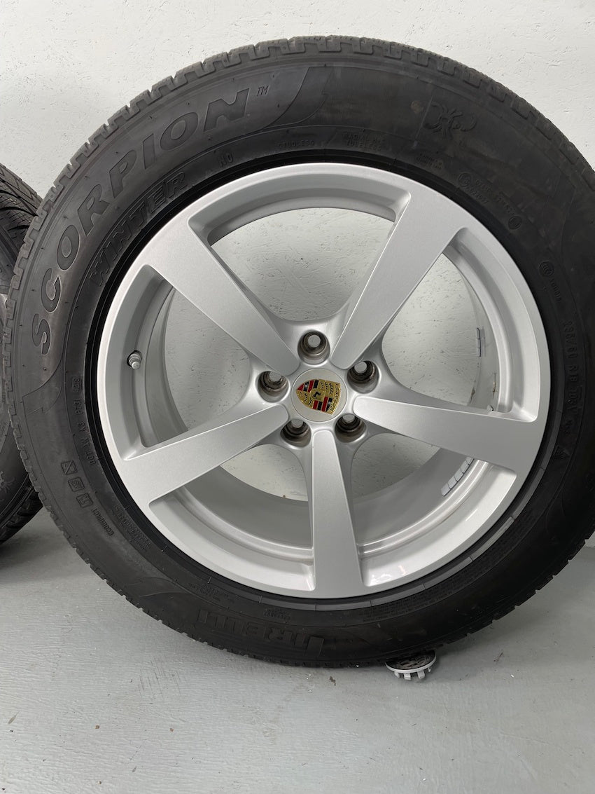 Porsche Macan 18 Zoll Winter Räder Pirelli MwSt.awb. Macan I + II