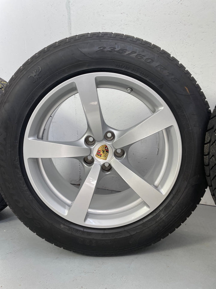 Porsche Macan 18 Zoll Winter Räder Pirelli MwSt.awb. Macan I + II