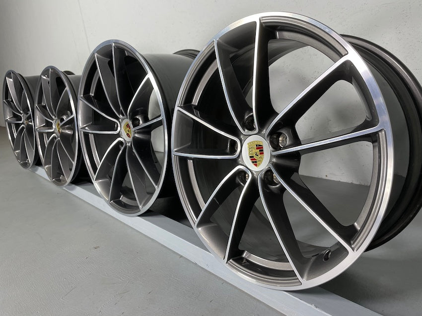 Porsche 992 20/21 Zoll Carrera Classic Felgen Topzustand Vorführer