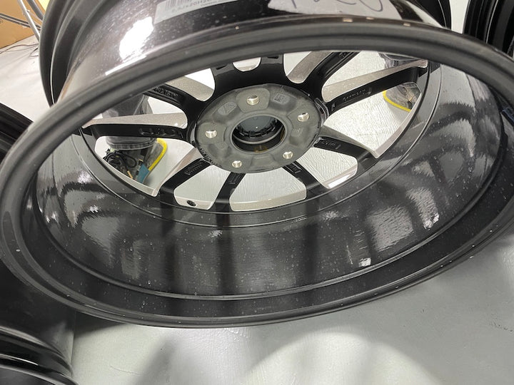 Porsche 992 20/21 Zoll Carrera Classic Felgen Topzustand Vorführer