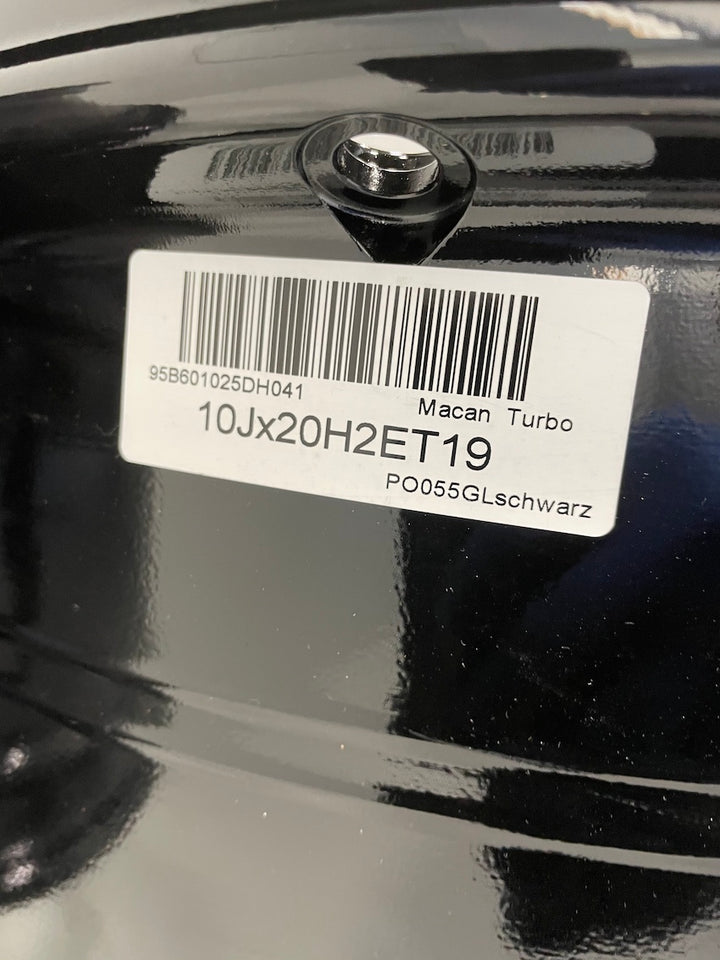 Porsche Macan II 20 Zoll Turbo Sommer Räder NEUREIFEN Pirelli P-Zero N0