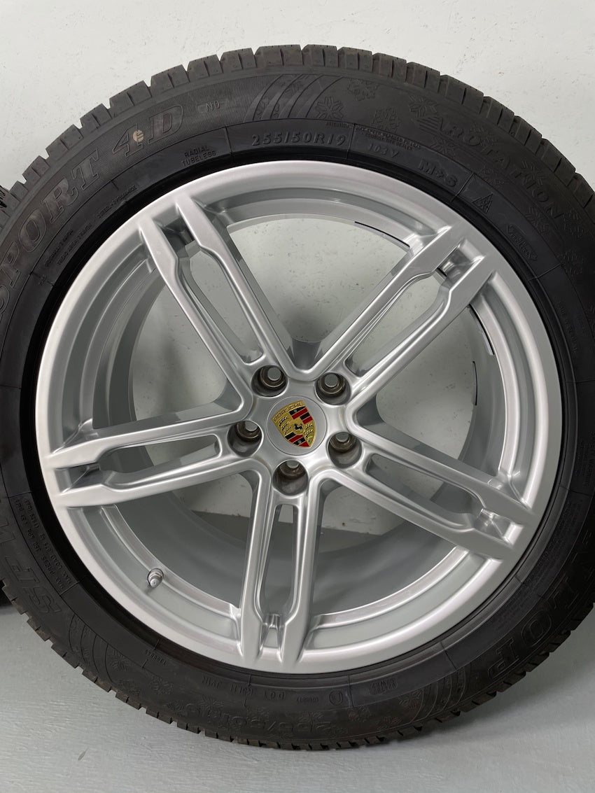 Porsche Macan II 19 Zoll Winter Räder Dunlop DOT2020 8mm NUR 900KM