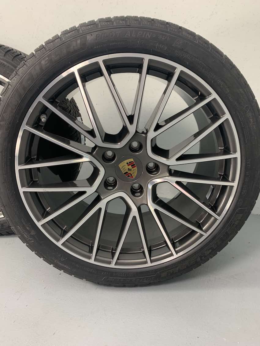 Porsche Cayenne Coupe E3 I 21 Zoll RS Spyder Winter Pirelli DOT2021 TOP