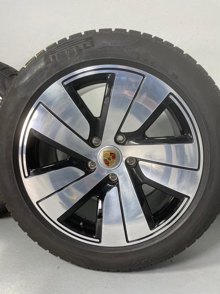 Porsche Taycan 19 Zoll Aero Winterräder Pirelli DOT2023