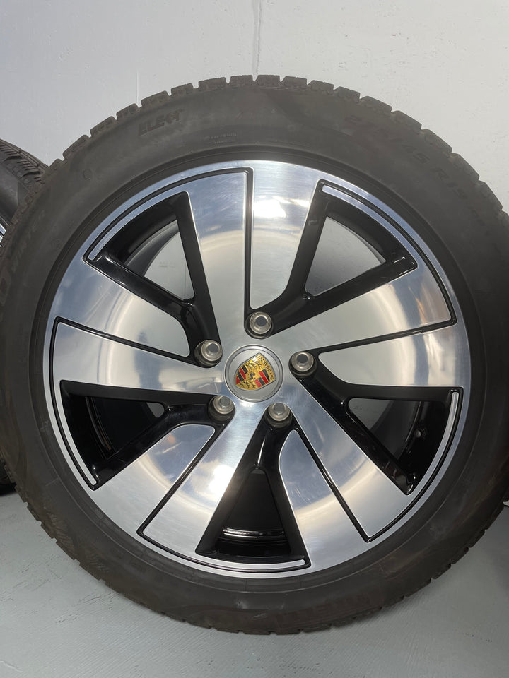 Porsche Taycan 19 Zoll Aero Winterräder Pirelli DOT2023