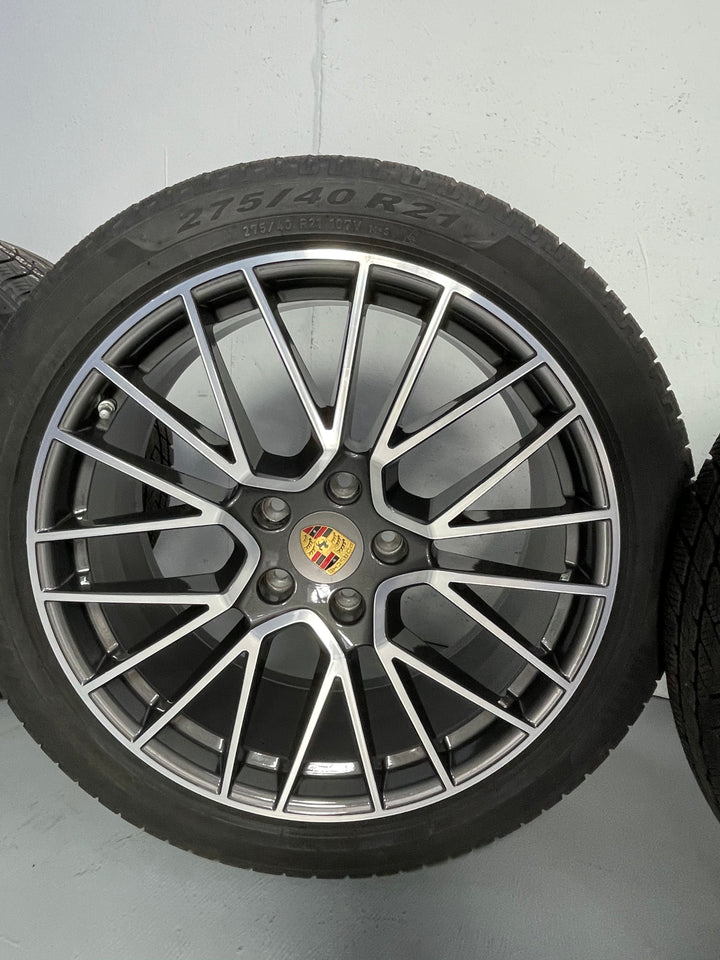 Porsche Cayenne E3 21 Zoll RS Spyder Winter Räder Pirelli DOT2023