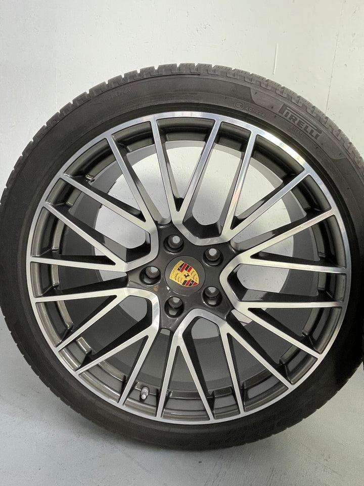 Porsche Cayenne E3 21 Zoll RS Spyder Winter Räder Pirelli DOT2023