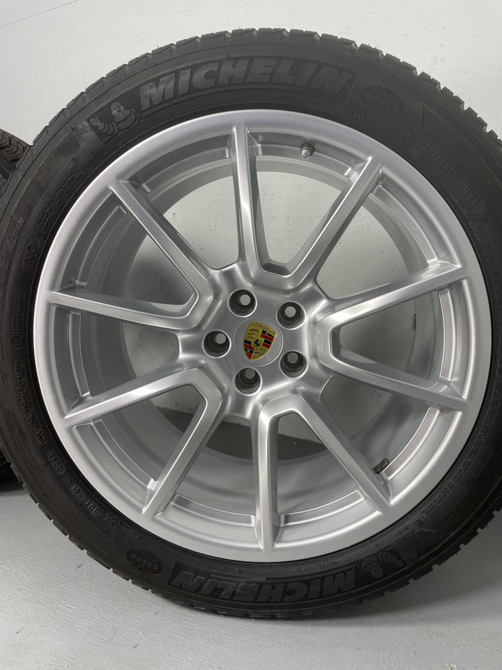 Porsche Macan 20 Zoll Sport Design Winter Räder Michelin MwSt.
