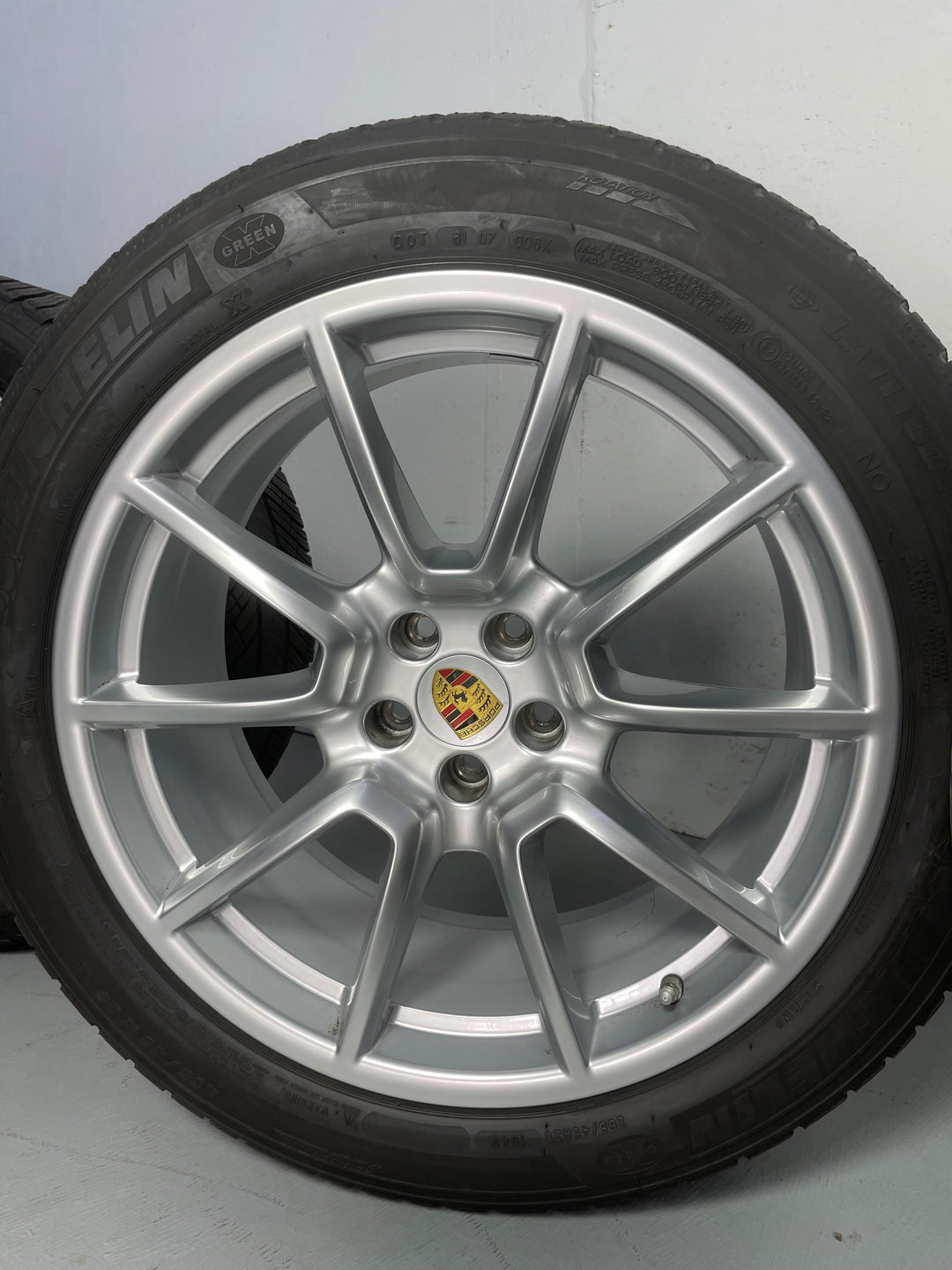 Porsche Macan 20 Zoll Sport Design Winter Räder Michelin MwSt.