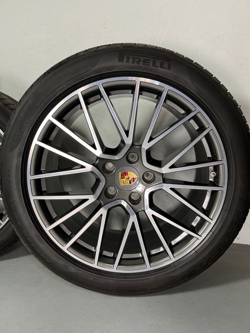 Porsche Cayenne E3 I 21 Zoll RS Spyder Sommer Pirelli neuwertige Felgen