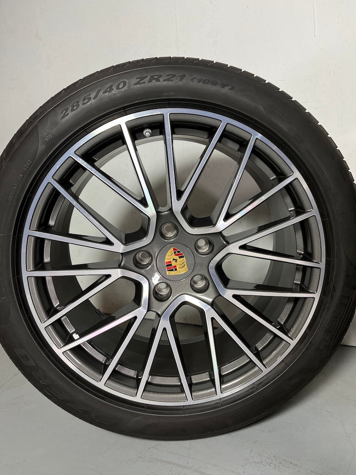 Porsche Cayenne E3 I 21 Zoll RS Spyder Sommer Pirelli neuwertige Felgen
