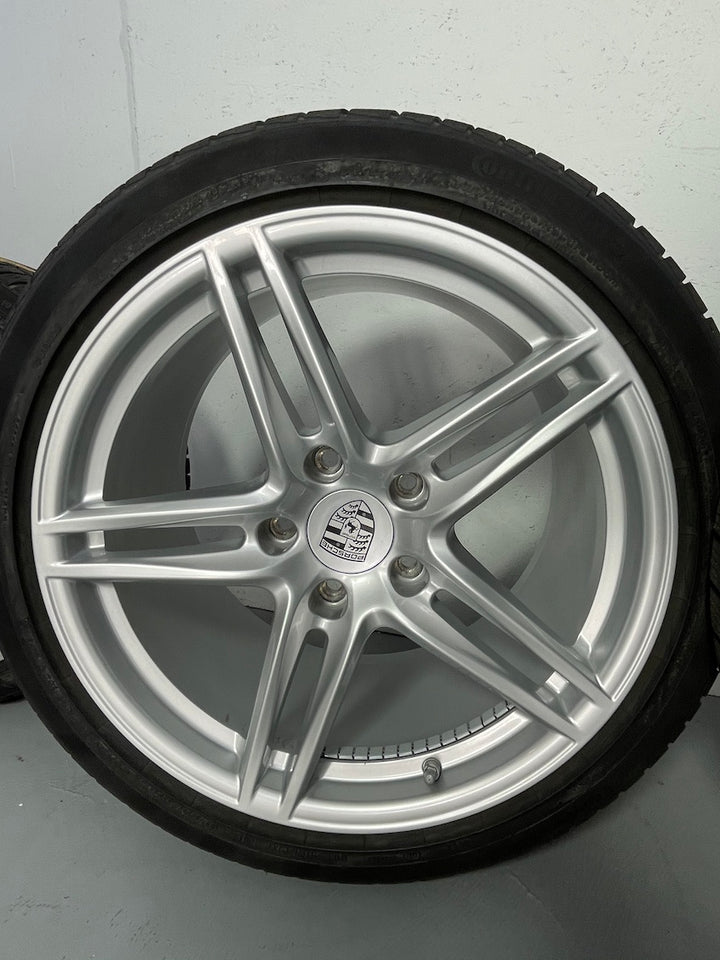 Porsche 991.2 19 Zoll Carrera Winter 4S C4 Conti MwSt. awb. TOP
