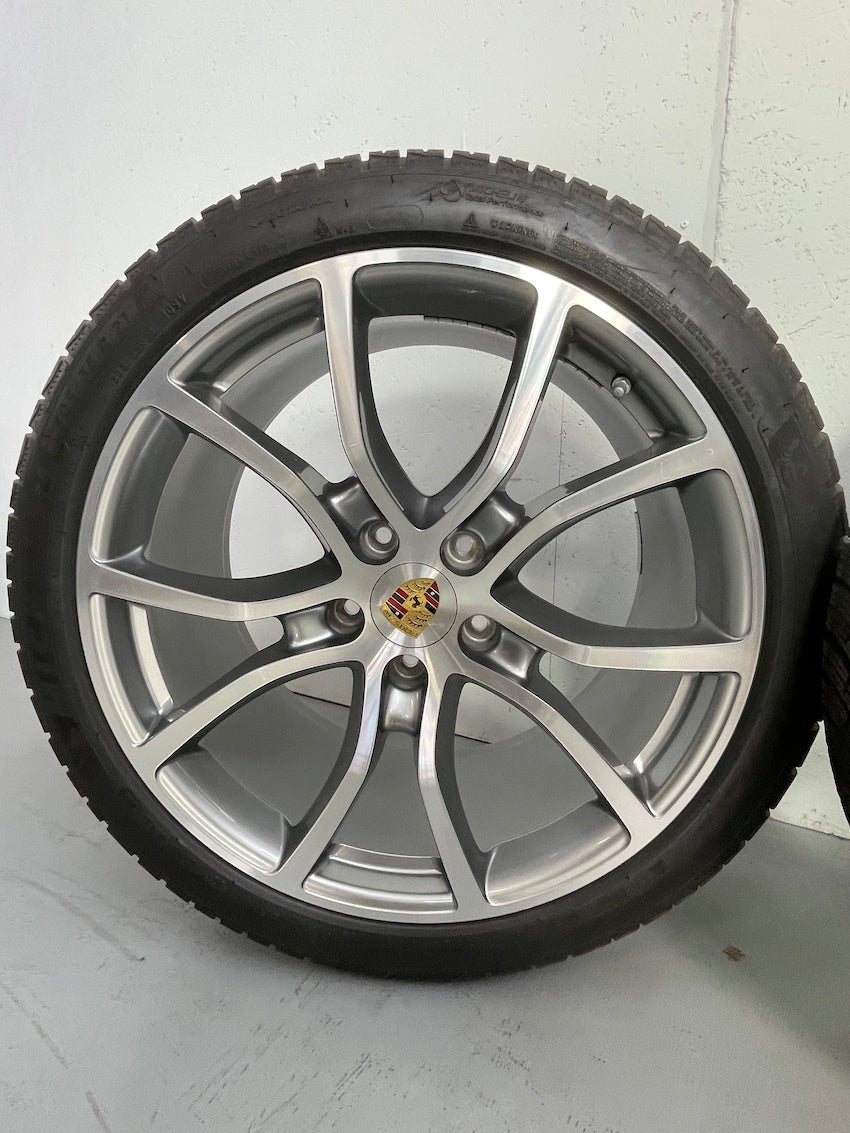 Porsche Cayenne E3 21 Zoll Exclusive Design Winter Räder Michelin 7mm 2020